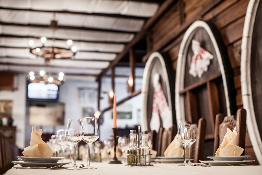 Hotel Stari Podrum Илок Экстерьер фото