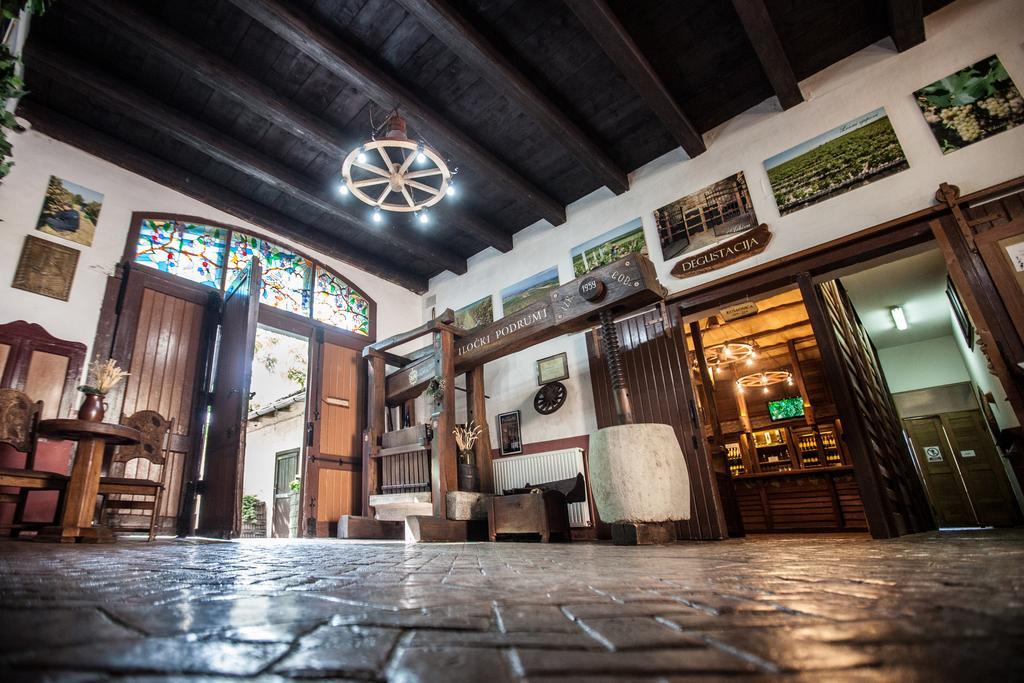 Hotel Stari Podrum Илок Экстерьер фото