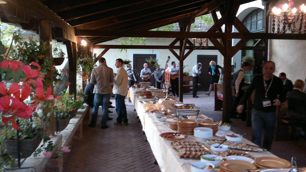 Hotel Stari Podrum Илок Экстерьер фото