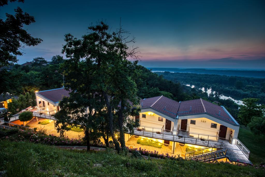 Hotel Stari Podrum Илок Экстерьер фото