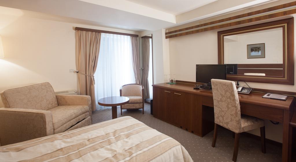 Hotel Stari Podrum Илок Экстерьер фото