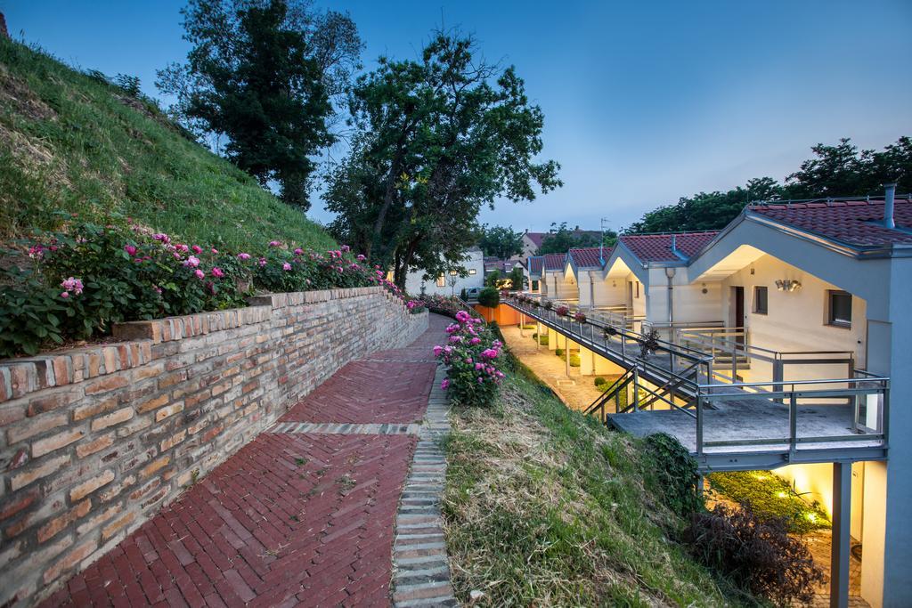 Hotel Stari Podrum Илок Экстерьер фото