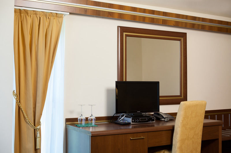 Hotel Stari Podrum Илок Экстерьер фото